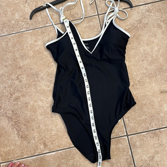 Summersalt The Contrast Swimsuit - Picture 10 of 10
